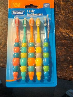 Brush Rexall  5-Pack Toothbrush Set